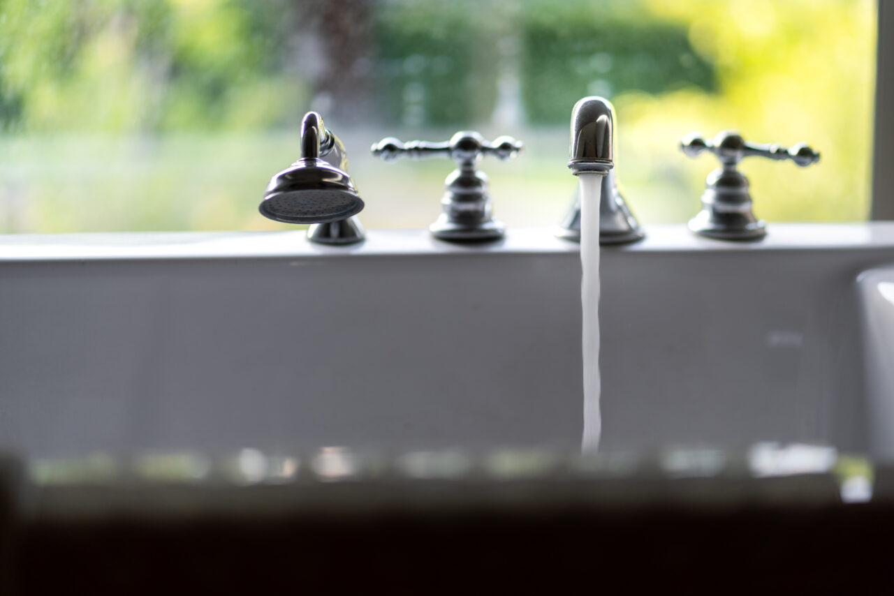 Bathtub Faucet with Water Running